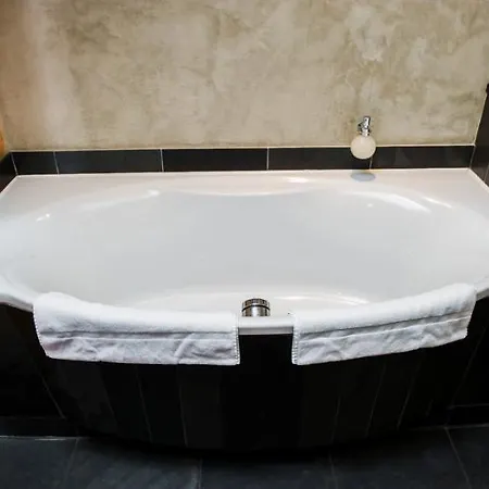 Hotel The Originals Boutique, Le Coq Gadby, 4*